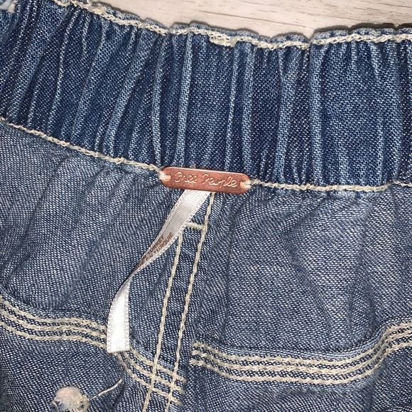 Free People Relaxed Fit Jeans Size XS NWT - Picture 4 of 7